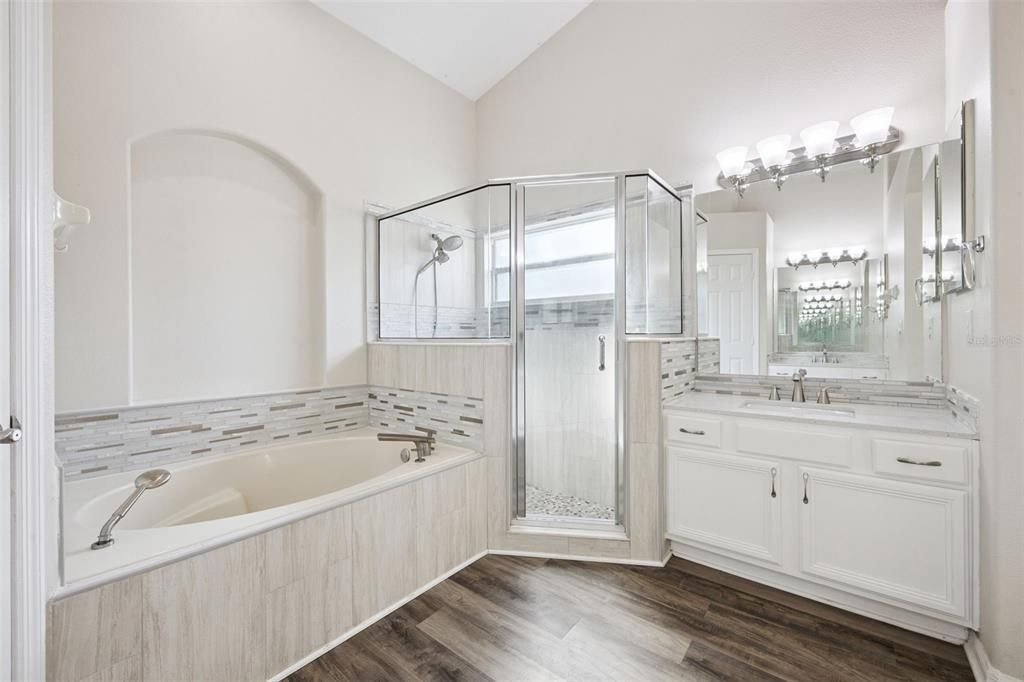 На продажу: $445,000 (3 спален, 2 ванн, 1680 Квадратных фут)