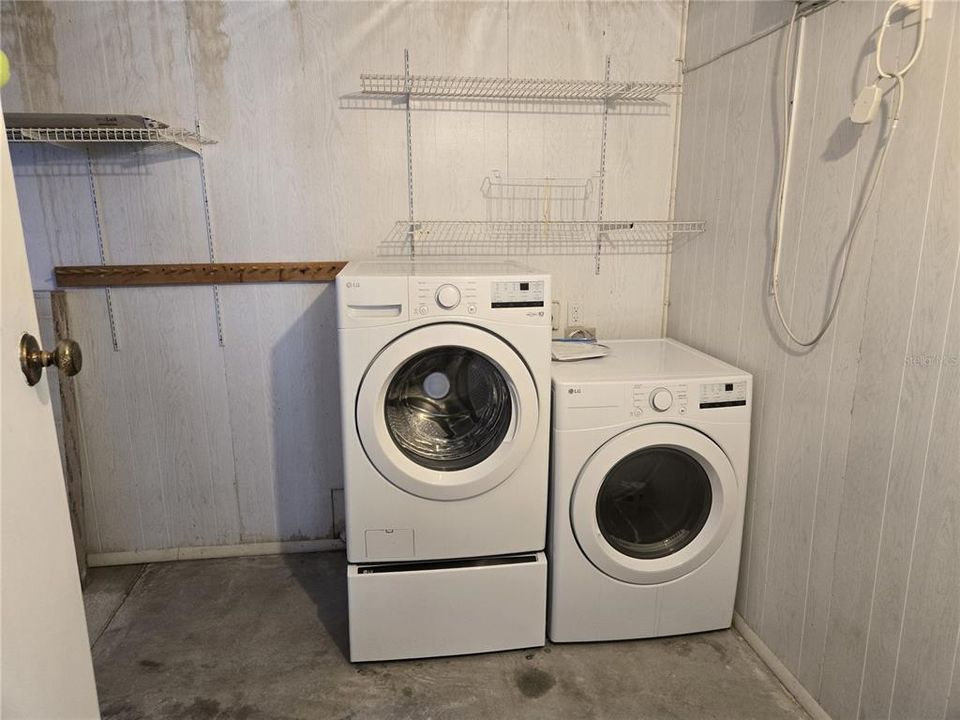 For Sale: $115,000 (2 beds, 2 baths, 1656 Square Feet)