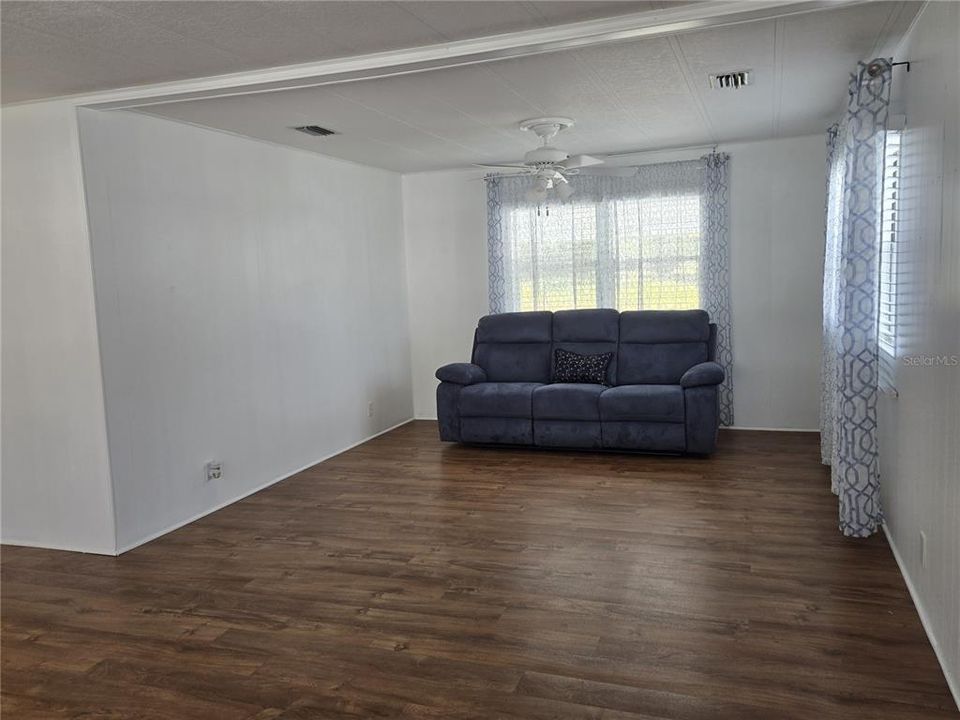 For Sale: $115,000 (2 beds, 2 baths, 1656 Square Feet)