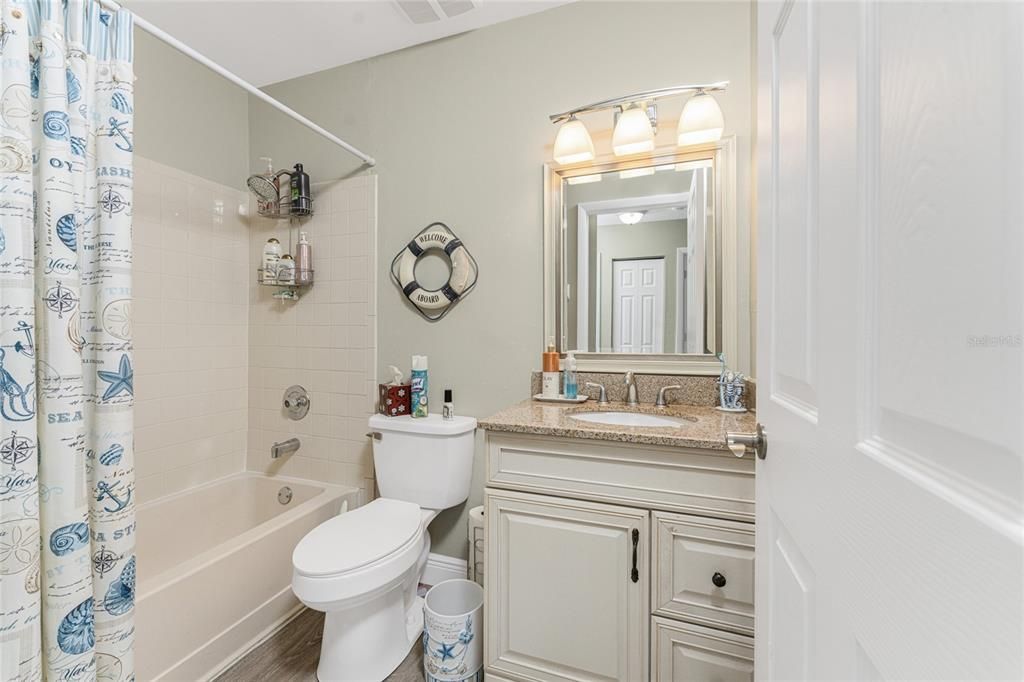 待售: $270,000 (3 贝兹, 2 浴室, 1204 平方英尺)