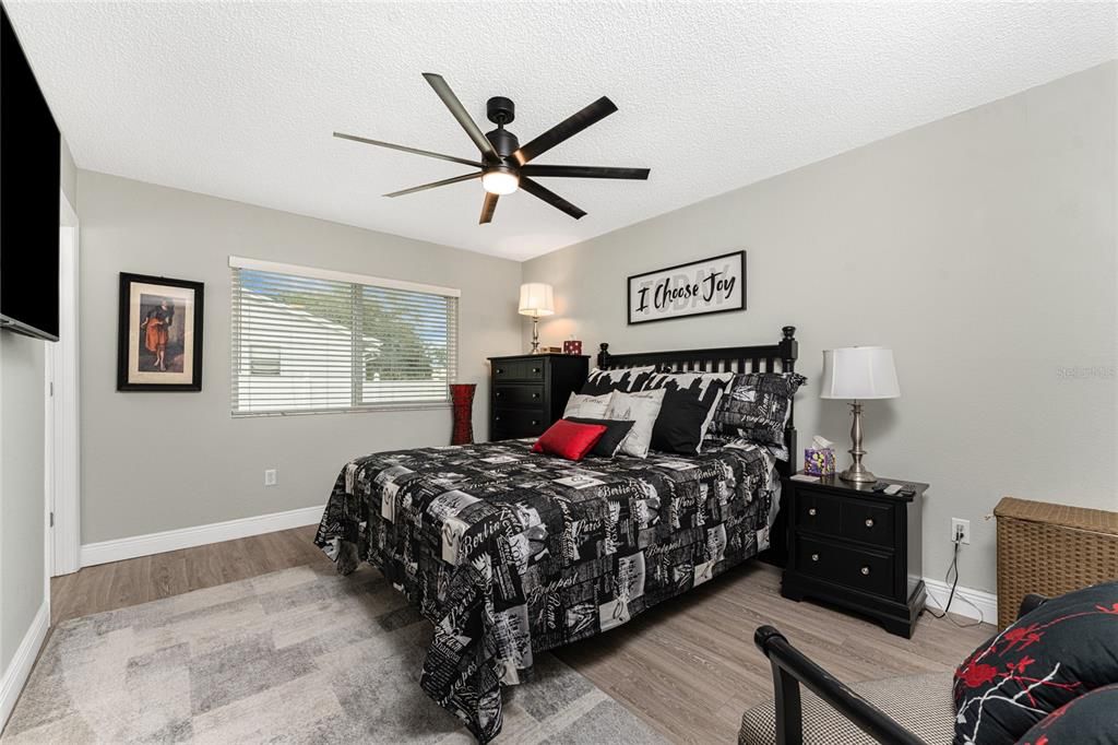 待售: $270,000 (3 贝兹, 2 浴室, 1204 平方英尺)