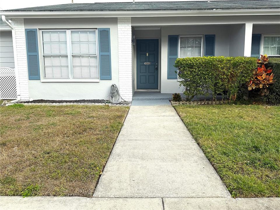 For Rent: $1,250 (2 beds, 1 baths, 888 Square Feet)