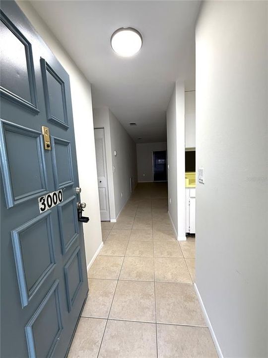 For Rent: $1,250 (2 beds, 1 baths, 888 Square Feet)