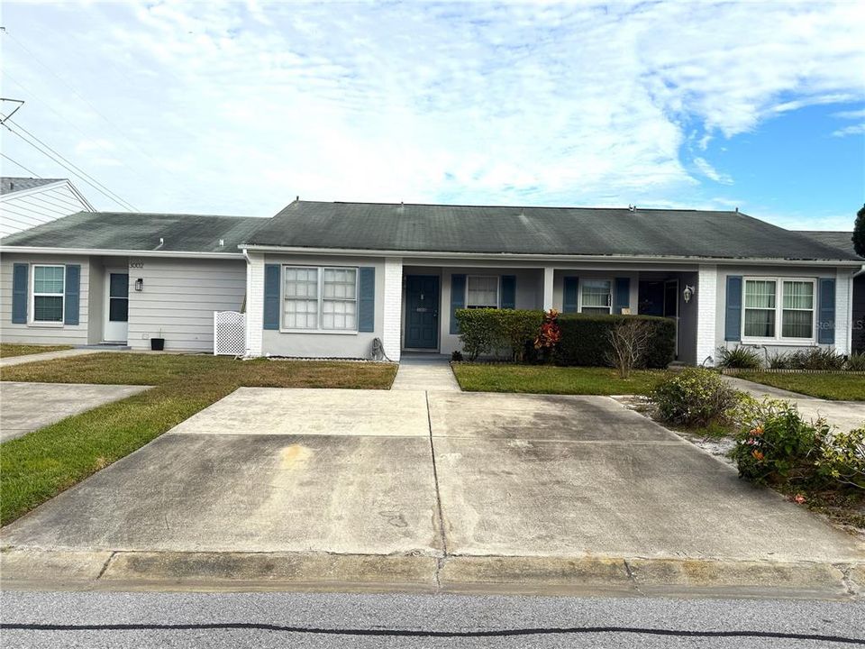 For Rent: $1,250 (2 beds, 1 baths, 888 Square Feet)