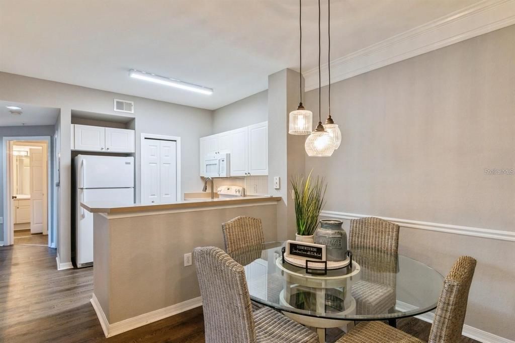 For Rent: $1,800 (2 beds, 1 baths, 1116 Square Feet)