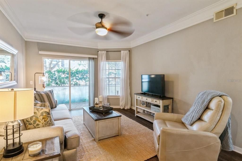 For Rent: $1,800 (2 beds, 1 baths, 1116 Square Feet)