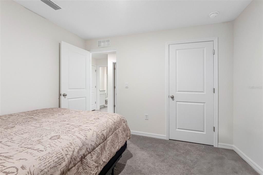 На продажу: $364,900 (3 спален, 2 ванн, 1566 Квадратных фут)