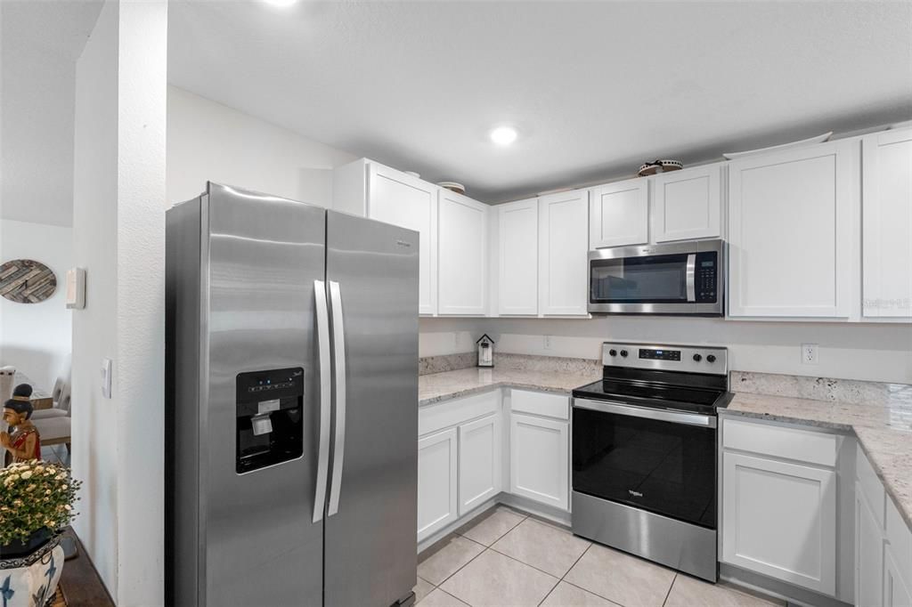 На продажу: $364,900 (3 спален, 2 ванн, 1566 Квадратных фут)