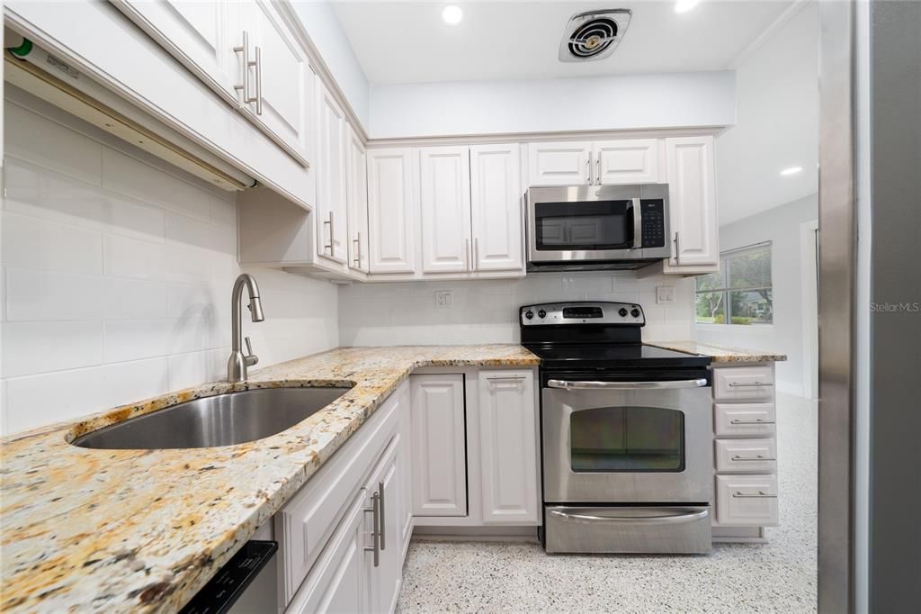 For Sale: $404,990 (3 beds, 2 baths, 1356 Square Feet)