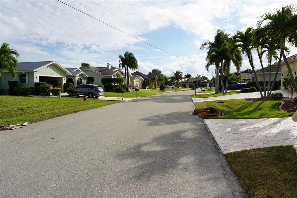 待售: $450,000 (0.29 acres)