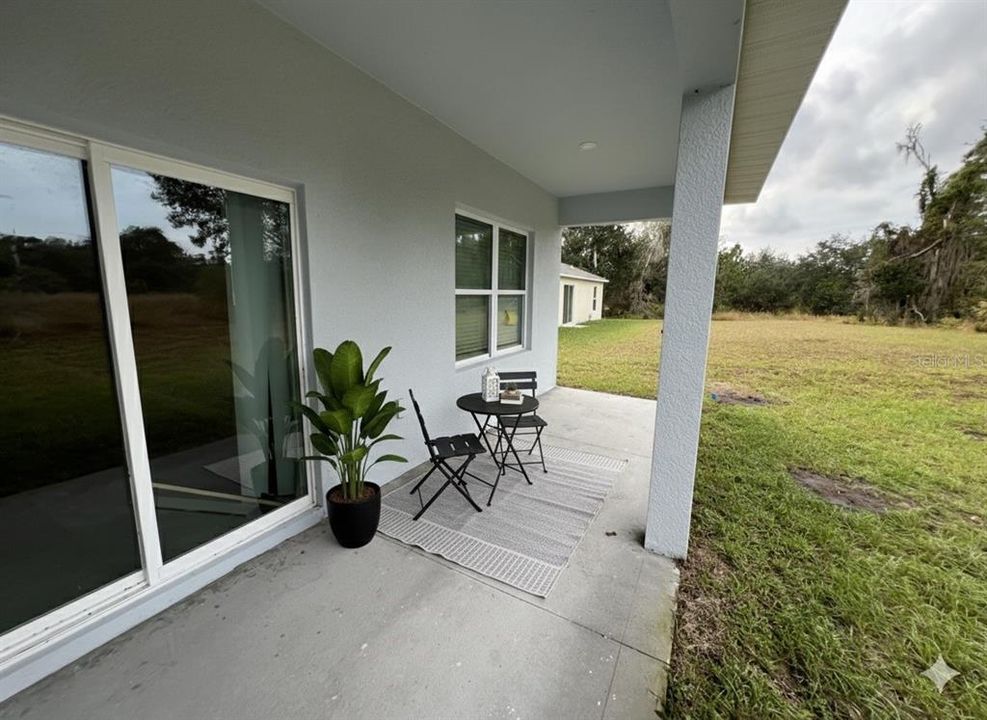 For Rent: $2,300 (4 beds, 2 baths, 1686 Square Feet)