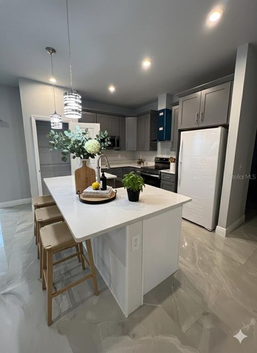 For Rent: $2,300 (4 beds, 2 baths, 1686 Square Feet)