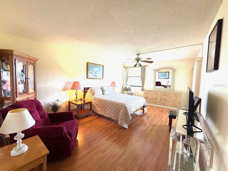 For Rent: $5,000 (2 beds, 2 baths, 1191 Square Feet)