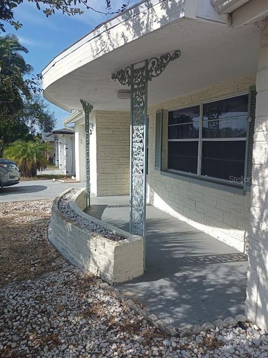 For Rent: $1,550 (2 beds, 1 baths, 912 Square Feet)