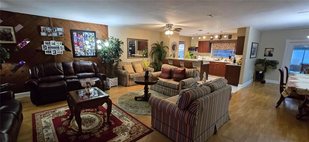 En Renta: $2,450 (3 camas, 2 baños, 1729 Pies cuadrados)