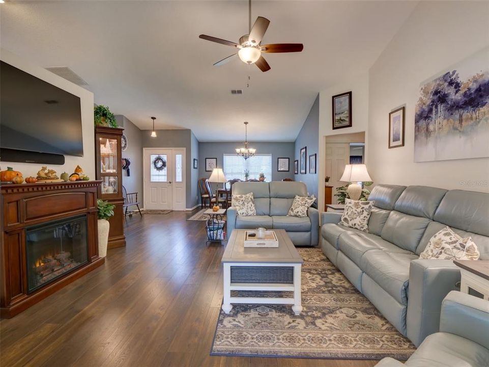 For Sale: $425,000 (3 beds, 2 baths, 2155 Square Feet)