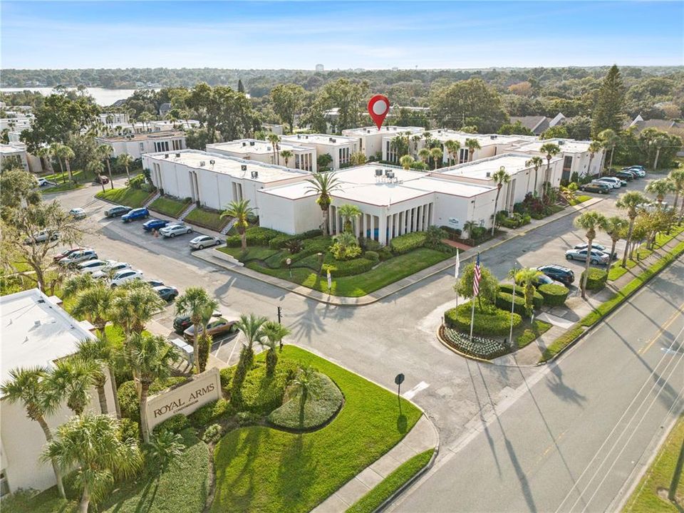 For Sale: $179,900 (2 beds, 2 baths, 1252 Square Feet)