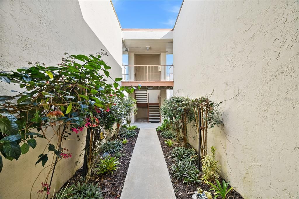 For Sale: $179,900 (2 beds, 2 baths, 1252 Square Feet)