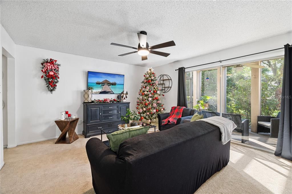 For Sale: $179,900 (2 beds, 2 baths, 1252 Square Feet)