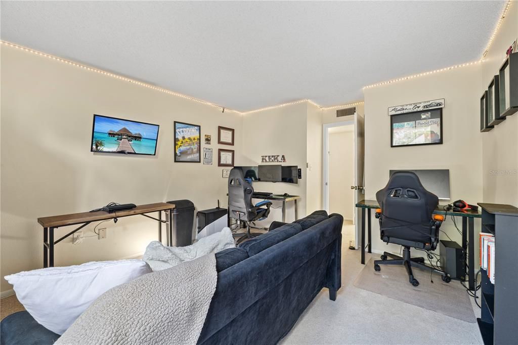 For Sale: $179,900 (2 beds, 2 baths, 1252 Square Feet)