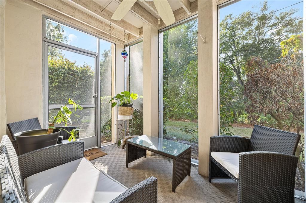 For Sale: $179,900 (2 beds, 2 baths, 1252 Square Feet)