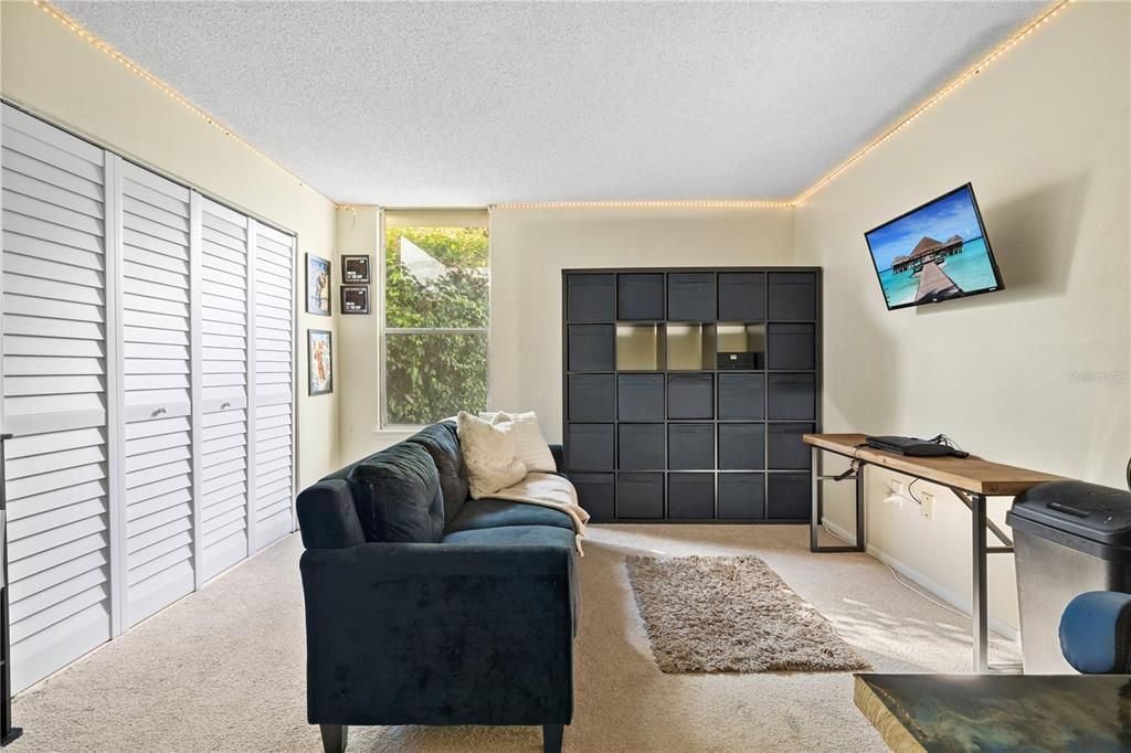 For Sale: $179,900 (2 beds, 2 baths, 1252 Square Feet)