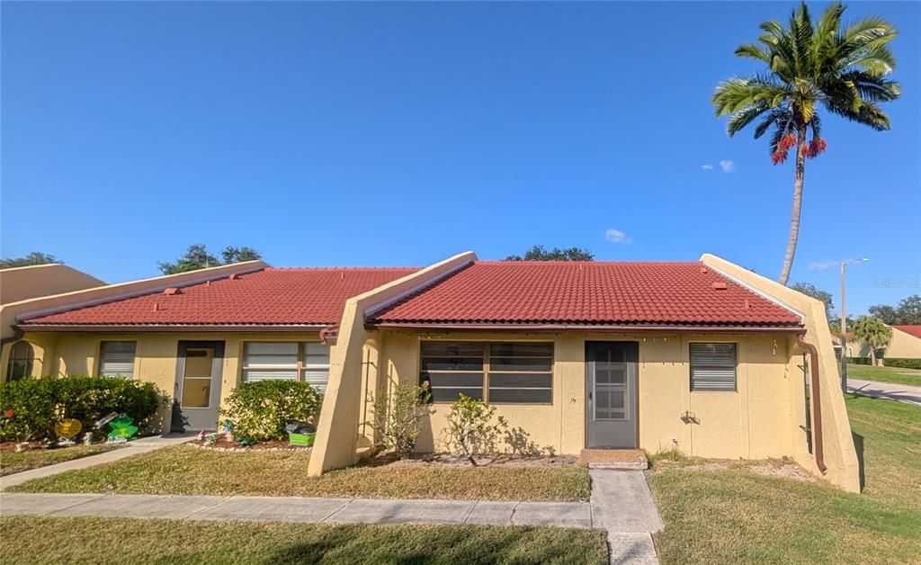 For Sale: $195,000 (2 beds, 2 baths, 1210 Square Feet)