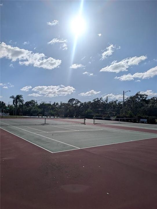 For Sale: $195,000 (2 beds, 2 baths, 1210 Square Feet)