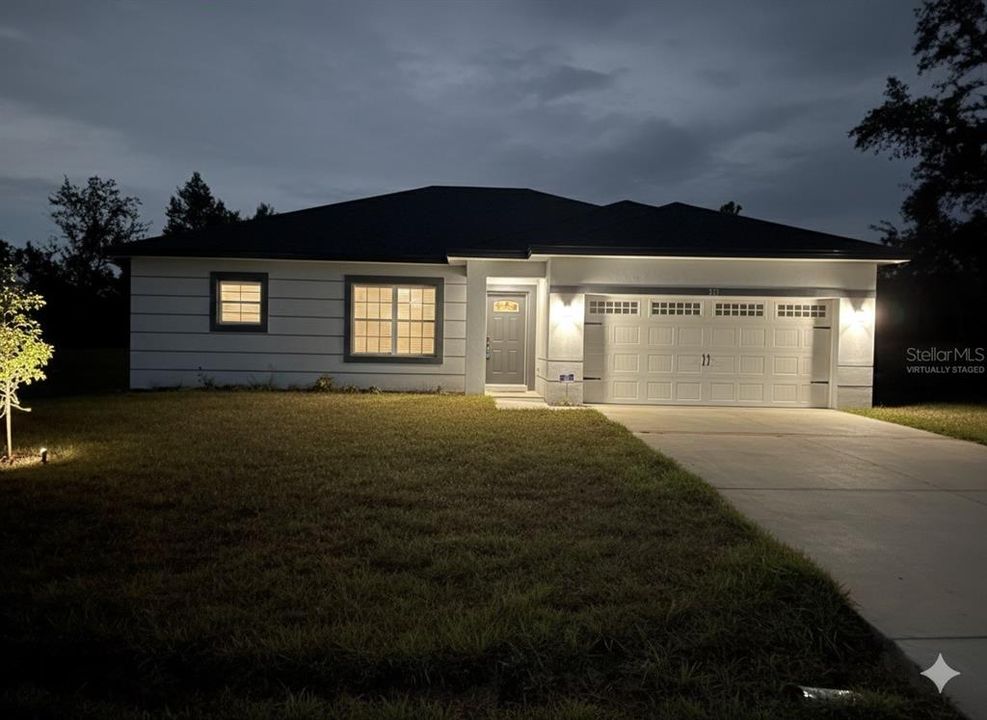 For Rent: $2,300 (4 beds, 2 baths, 1686 Square Feet)