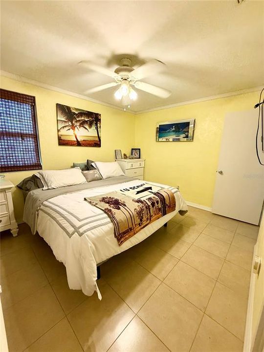 For Sale: $329,000 (2 beds, 1 baths, 988 Square Feet)