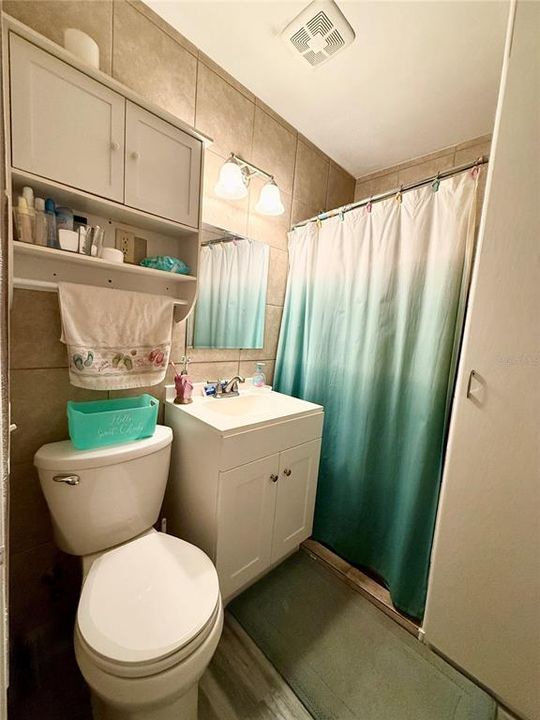 For Sale: $329,000 (2 beds, 1 baths, 988 Square Feet)