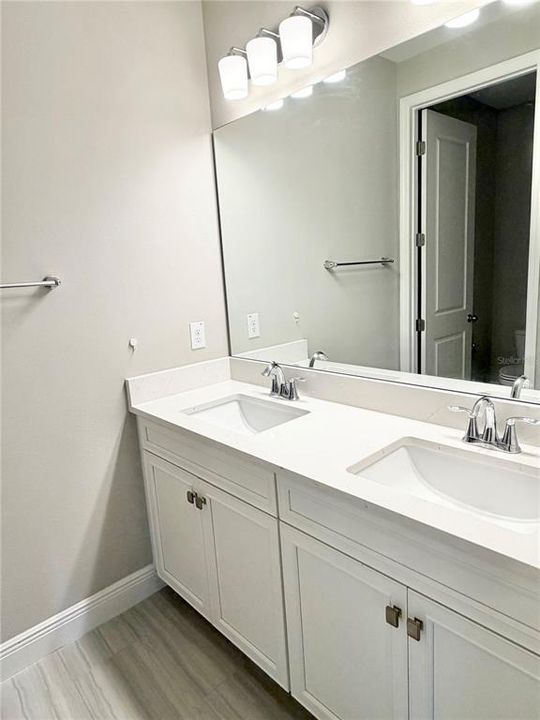 出租: $4,500 (5 贝兹, 3 浴室, 3628 平方英尺)