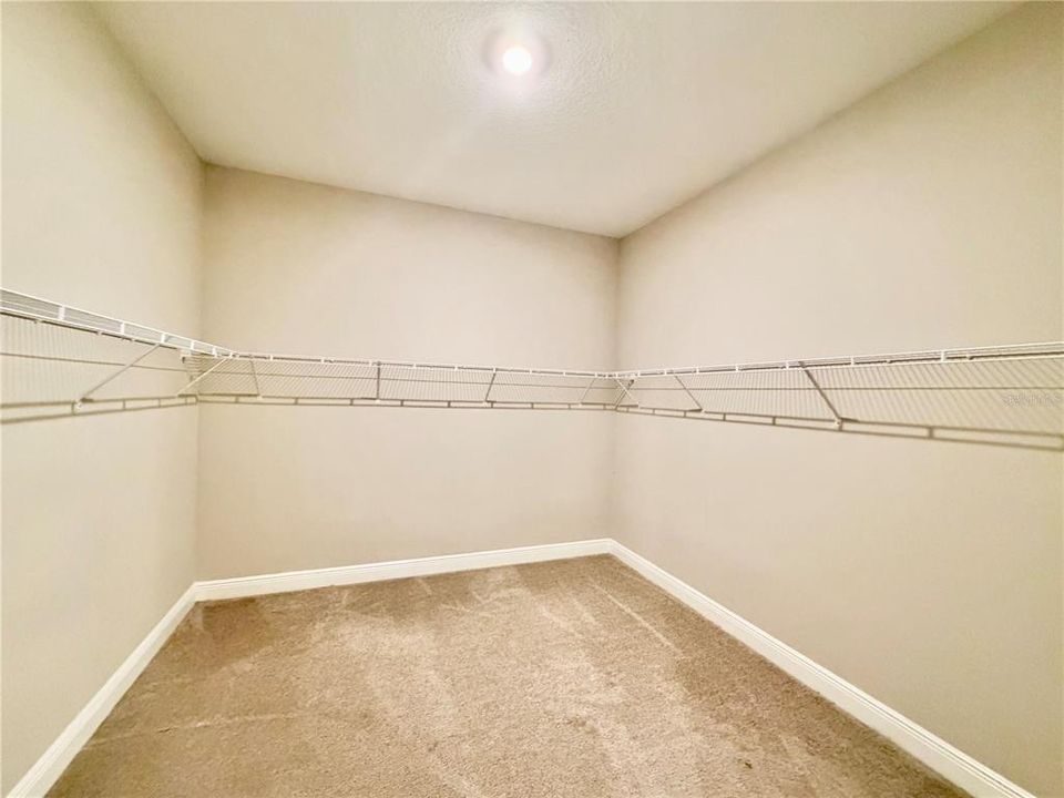 出租: $4,500 (5 贝兹, 3 浴室, 3628 平方英尺)