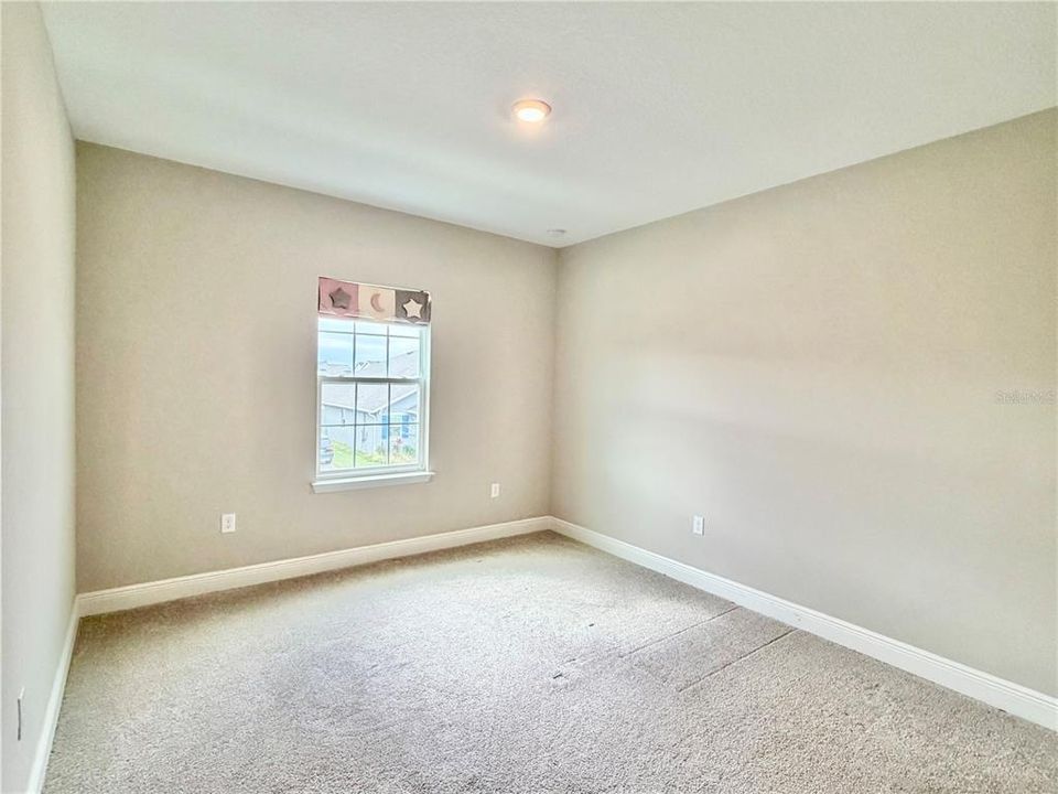 出租: $4,500 (5 贝兹, 3 浴室, 3628 平方英尺)