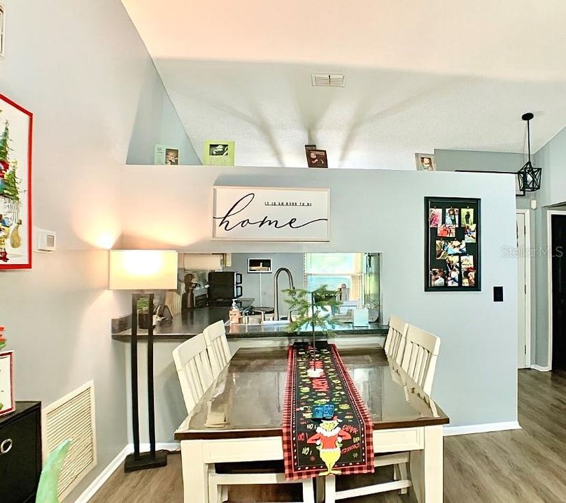 En Venta: $268,000 (3 camas, 2 baños, 933 Pies cuadrados)