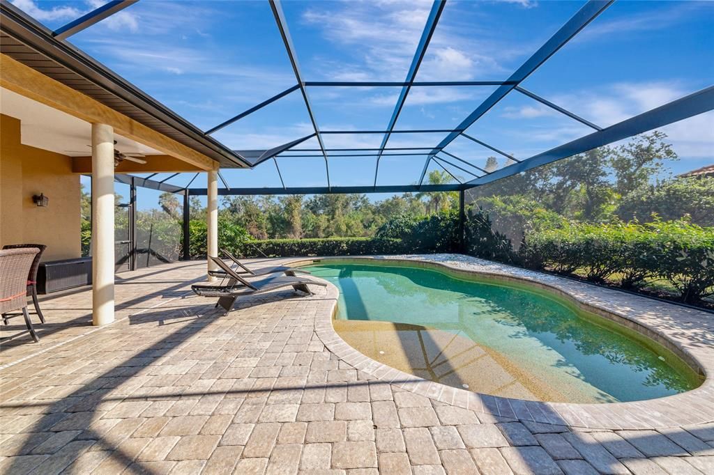 For Sale: $885,000 (4 beds, 3 baths, 2734 Square Feet)