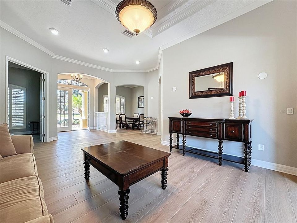 For Sale: $885,000 (4 beds, 3 baths, 2734 Square Feet)