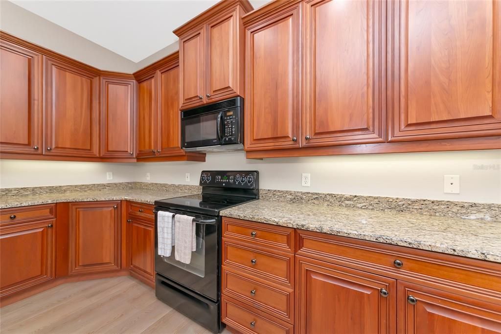 For Sale: $885,000 (4 beds, 3 baths, 2734 Square Feet)