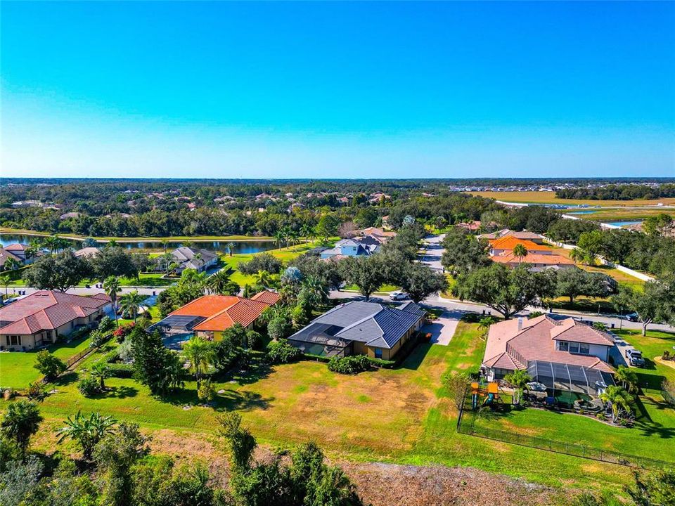 For Sale: $885,000 (4 beds, 3 baths, 2734 Square Feet)