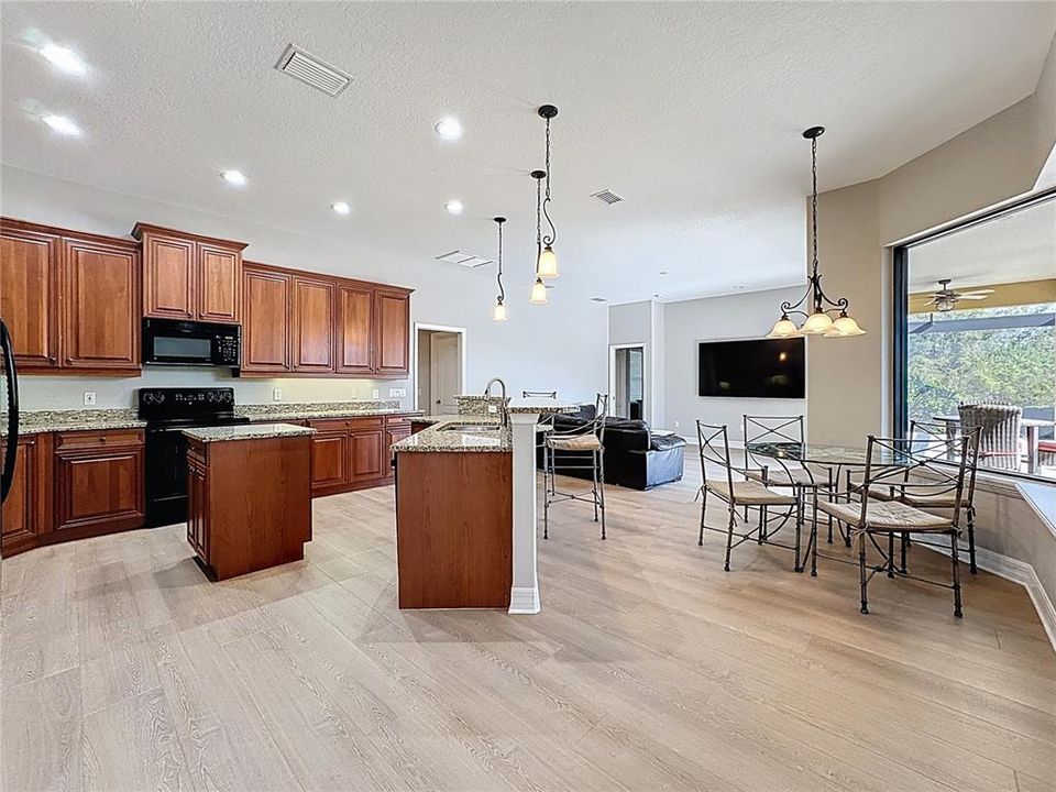 For Sale: $885,000 (4 beds, 3 baths, 2734 Square Feet)