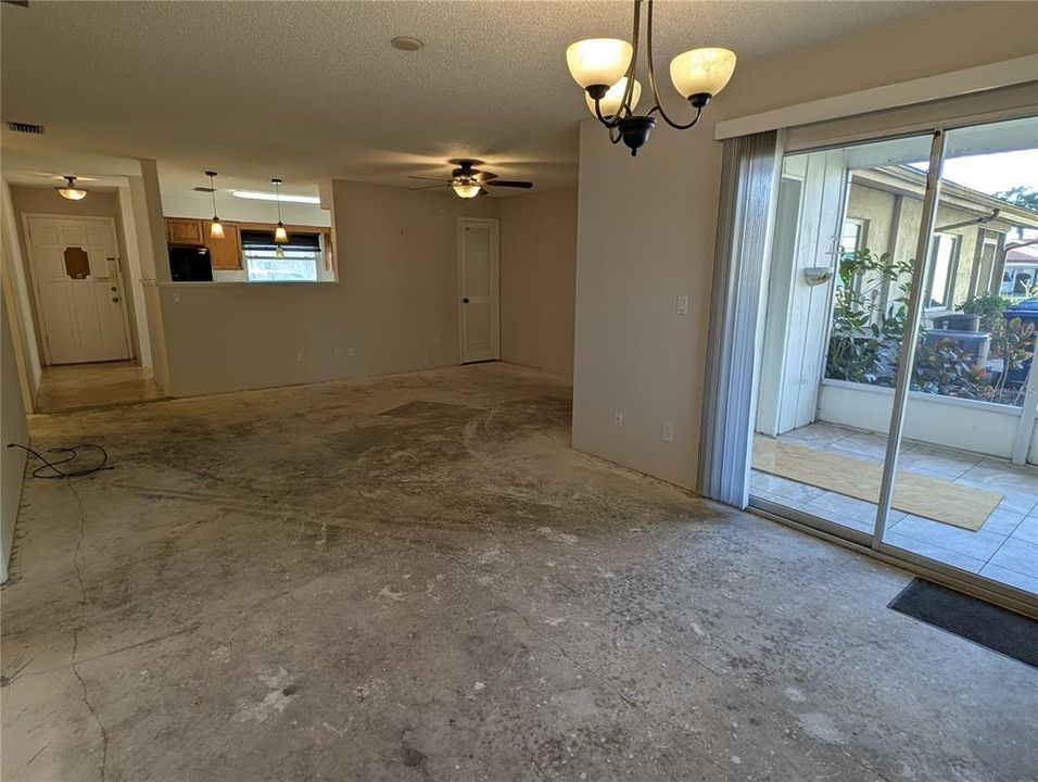 На продажу: $135,000 (2 спален, 2 ванн, 1178 Квадратных фут)