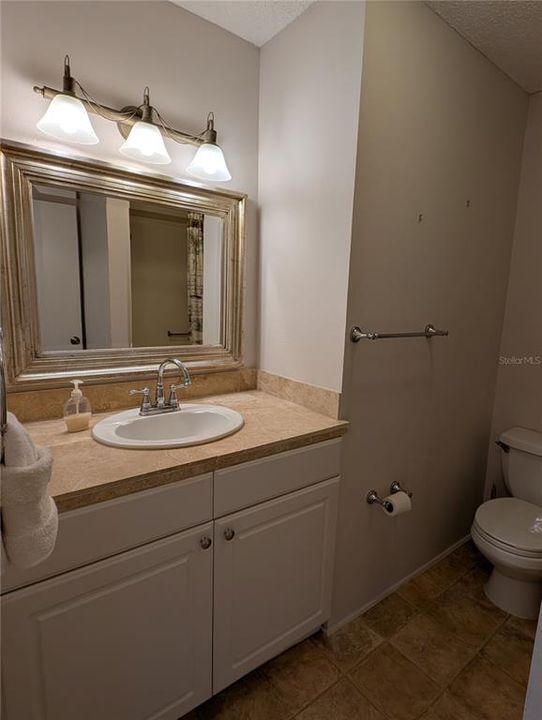 На продажу: $135,000 (2 спален, 2 ванн, 1178 Квадратных фут)