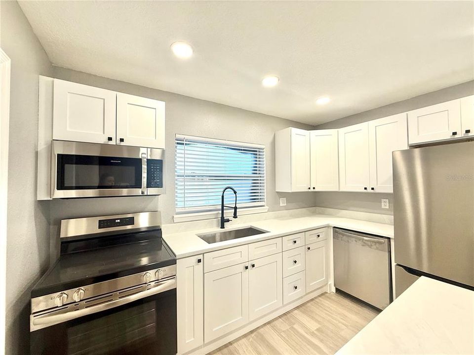 For Rent: $2,400 (2 beds, 2 baths, 1125 Square Feet)