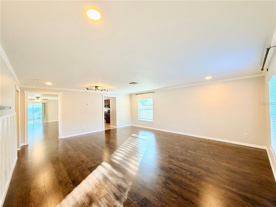 For Sale: $474,900 (4 beds, 3 baths, 2759 Square Feet)