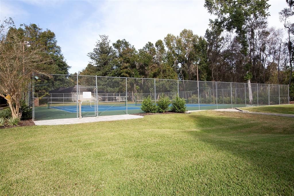 For Rent: $1,975 (3 beds, 2 baths, 1380 Square Feet)