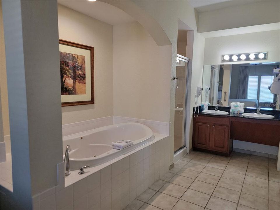 For Sale: $265,000 (3 beds, 2 baths, 1253 Square Feet)