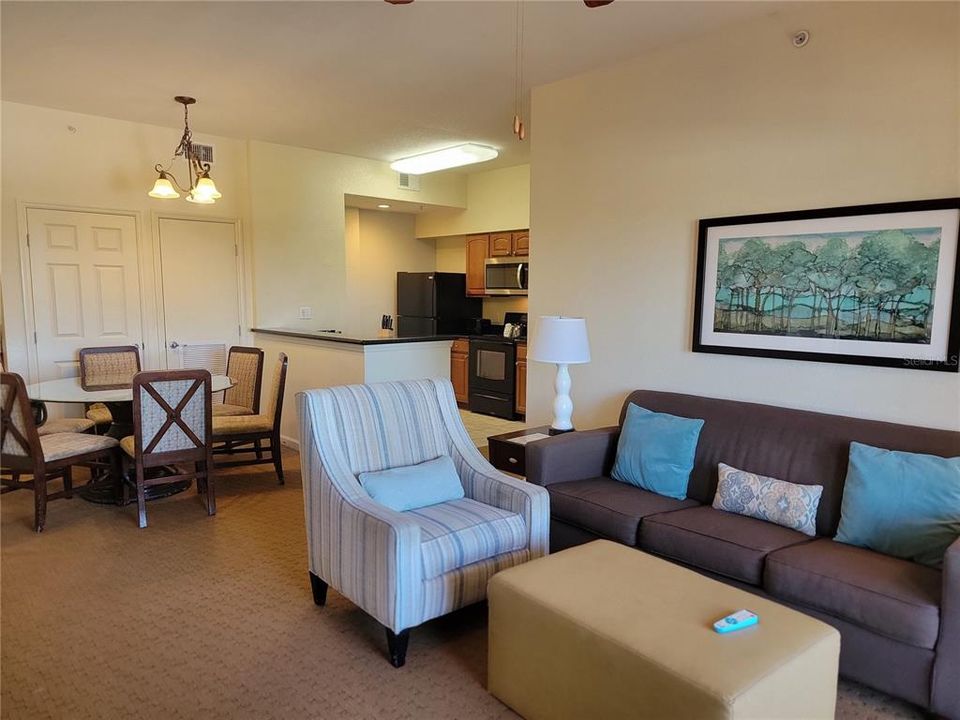 For Sale: $265,000 (3 beds, 2 baths, 1253 Square Feet)