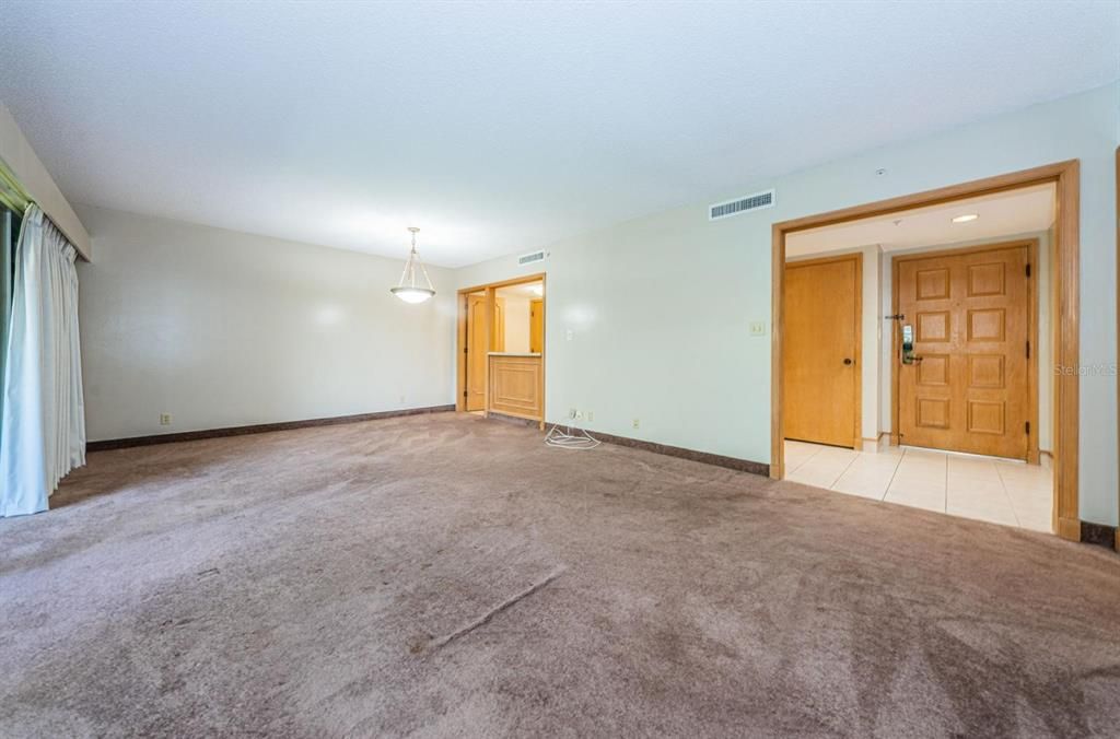 For Rent: $1,850 (2 beds, 2 baths, 1210 Square Feet)