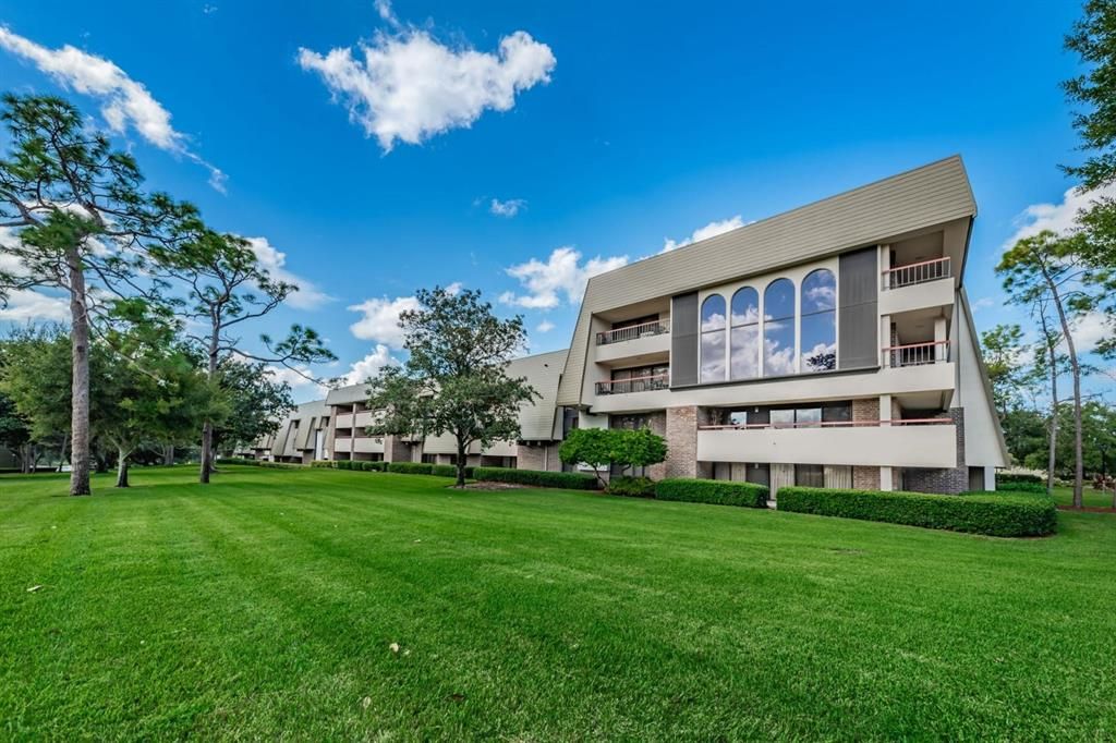 For Rent: $1,850 (2 beds, 2 baths, 1210 Square Feet)