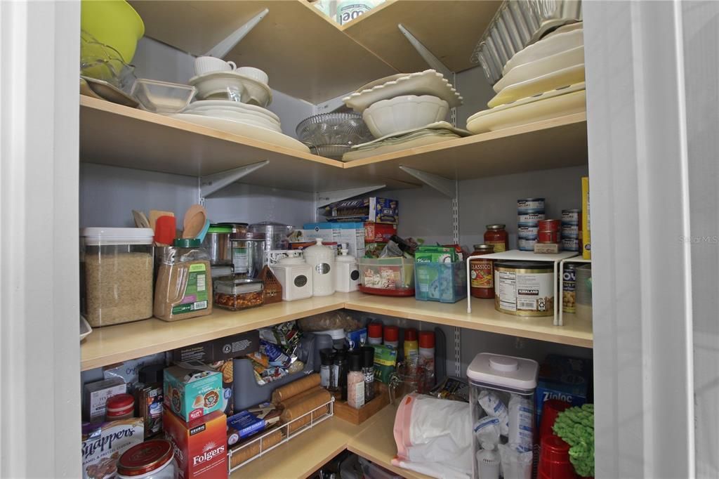 На продажу: $599,000 (4 спален, 3 ванн, 3219 Квадратных фут)